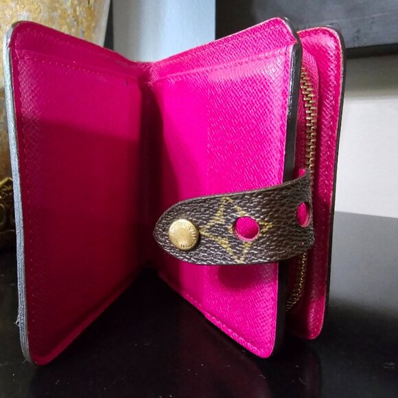 PRISTINE  RARE Limited Edition Authentic Louis Vuitton Perforated Wallet - Picture 7 of 13